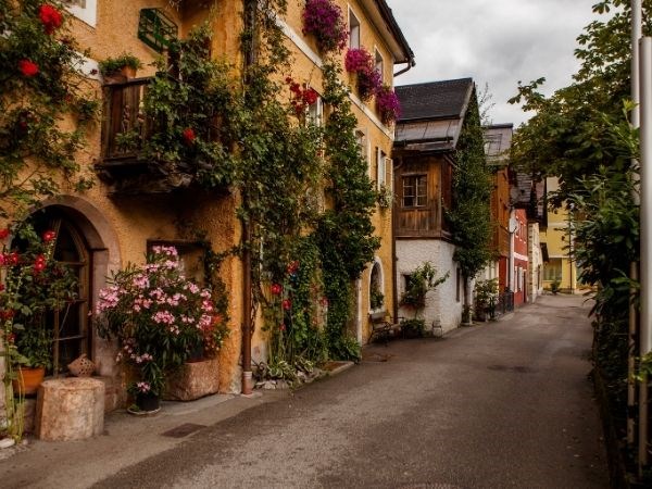 Prag Salzburg Hallstat Viyana Budapeşte Pegasus Hava Yolları  7 Gece   (Bratislava turu dahil)
