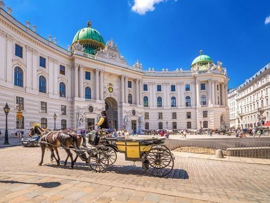 Budapeşte  Viyana Prag Türk Hava Yolları  7 Gece   (Bratislava turu dahil)