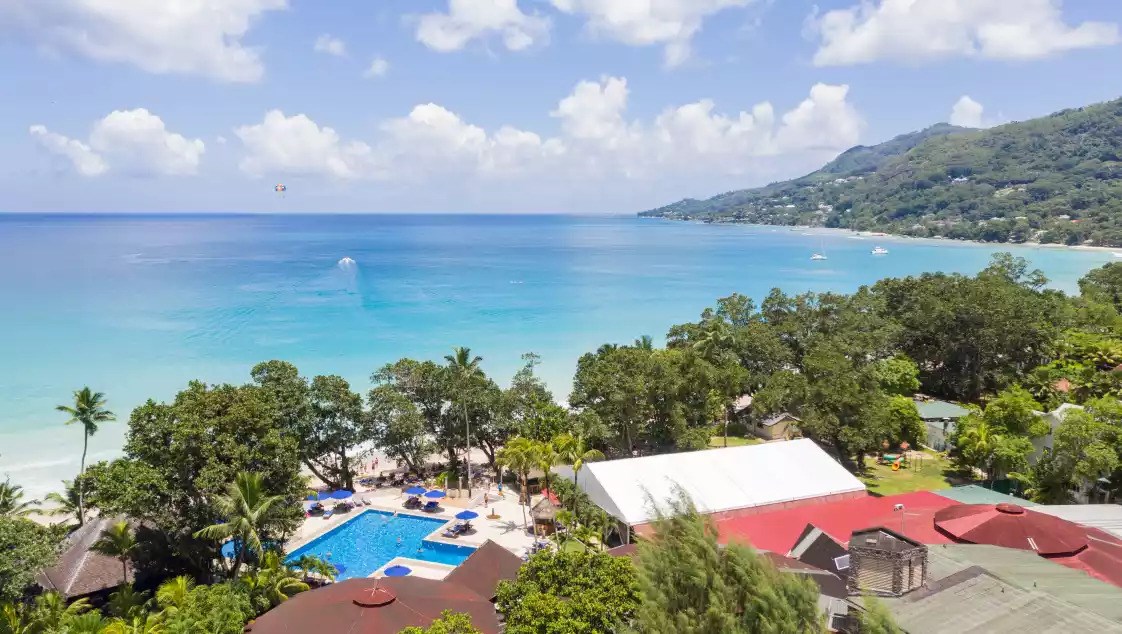 Berjaya Beau Vallon Resort 4* Standard oda- oda+kahvaltı konaklama 5 Gece ( THY)