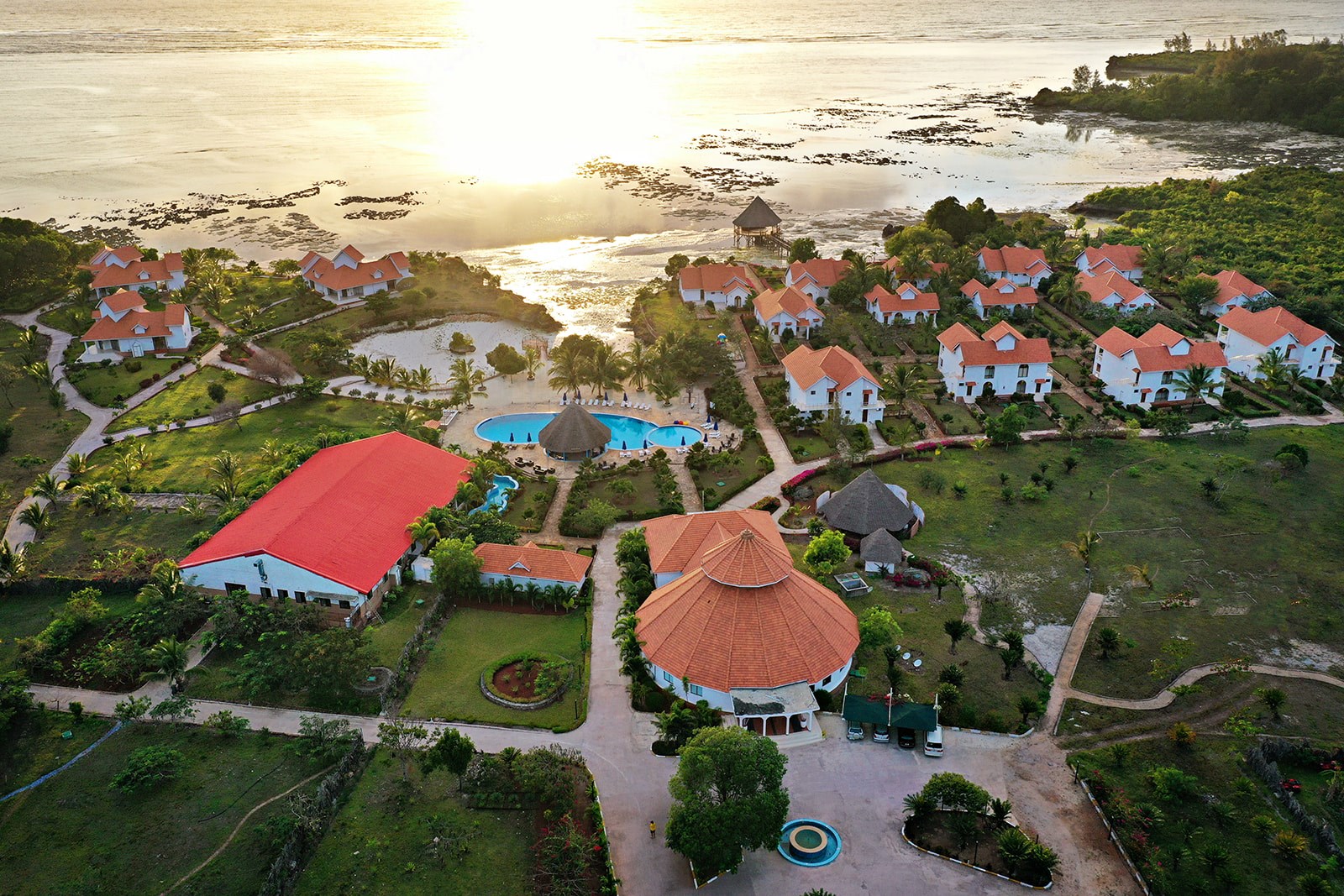 EGZOTİK ZANZİBAR - AZAO RESORT  (türkçe rehber eşliğinde)