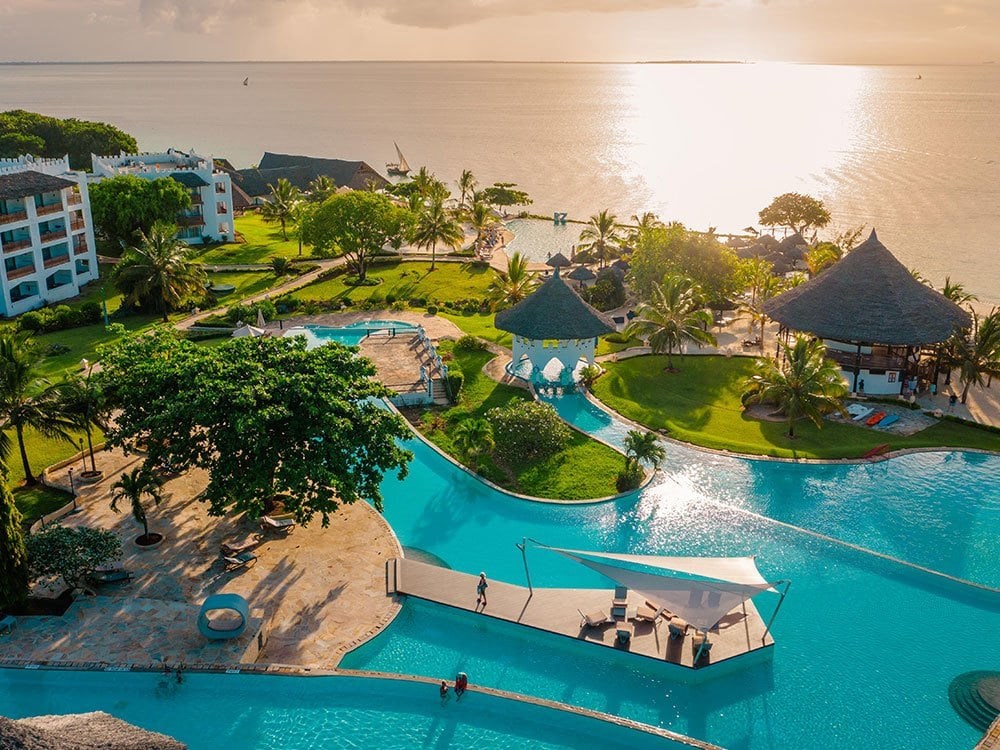 Royal Zanzibar Beach Resort 5*, deluxe oda 5 Gece her şey dahil konaklama . THY ile